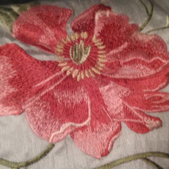 CHRISTMAS #11 PAIR SILK Peony Embroidered SILK Down Filled Pillows NWOT - Picture 3 of 3